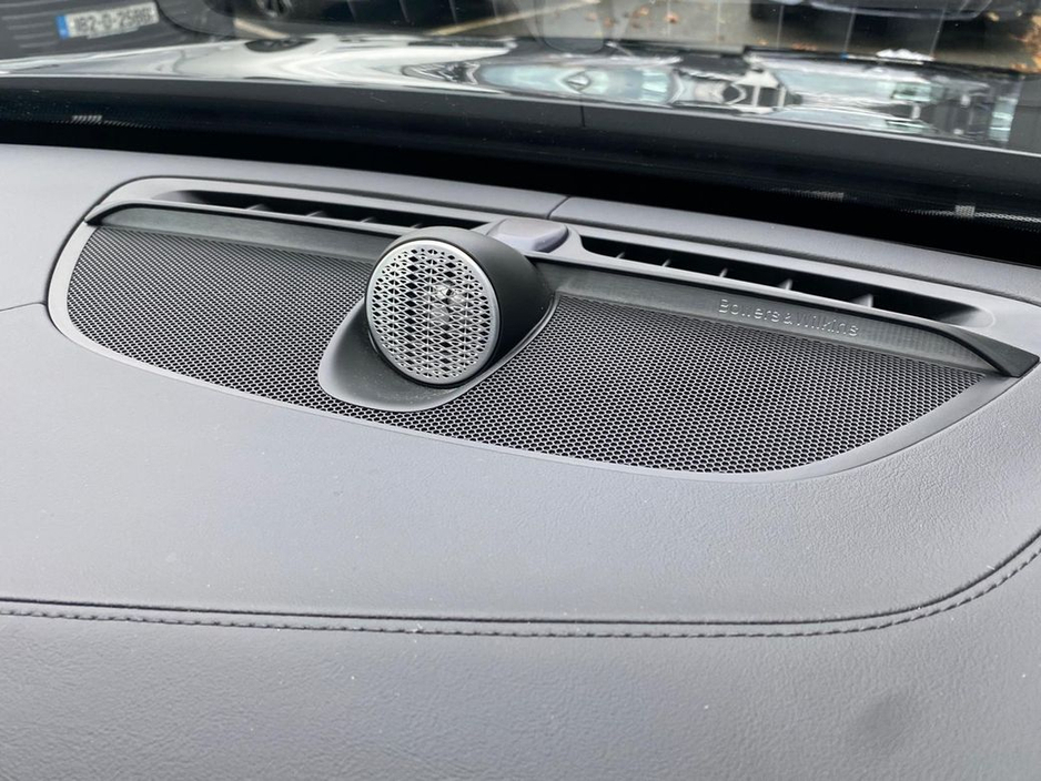 2025 Volvo XC90 - image 10