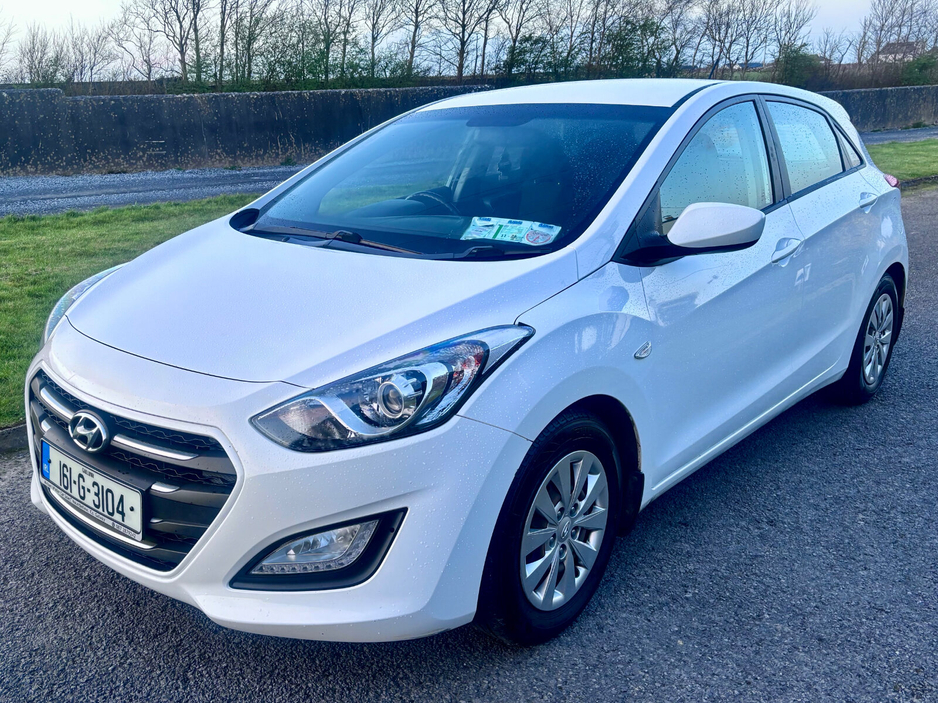2016 Hyundai i30 - image 3