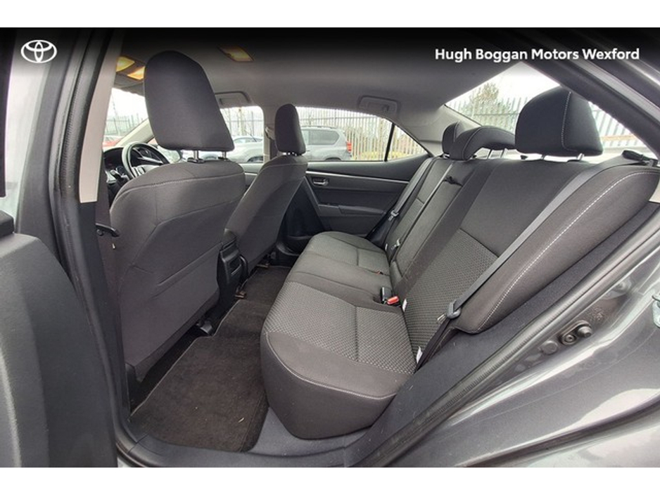 2017 Toyota Corolla - image 7