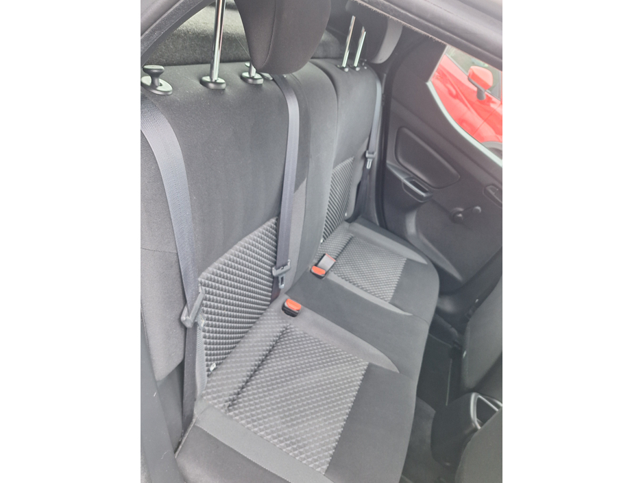 2018 Nissan Micra - image 7