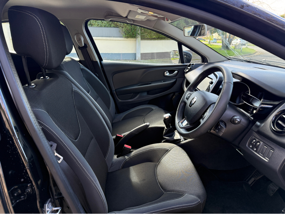 2017 Renault Clio - image 6