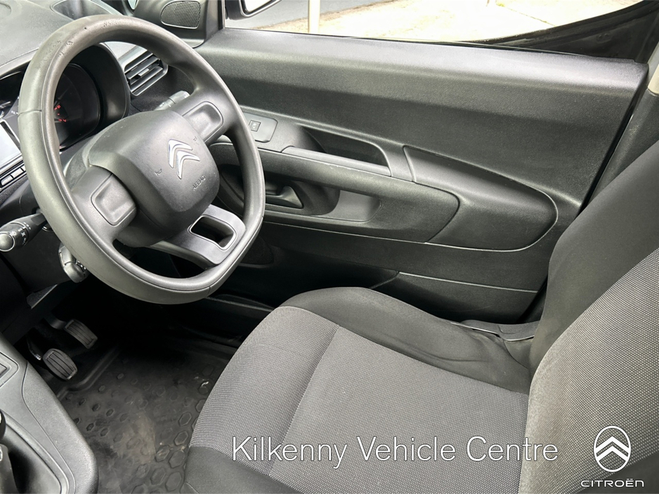 2021 Citroen Berlingo - image 22