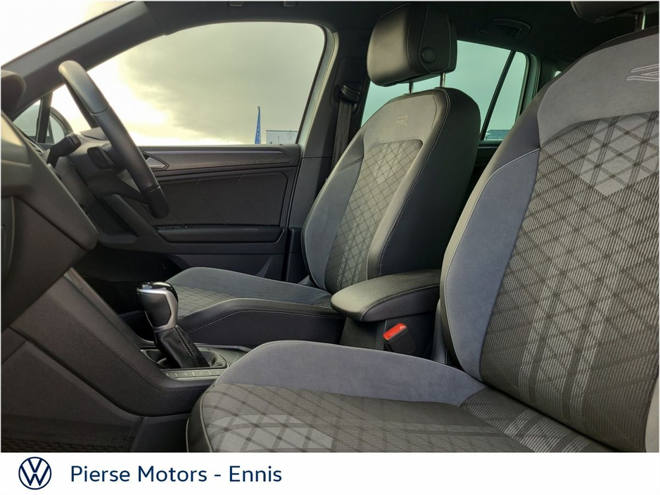 2023 Volkswagen Tiguan - image 7