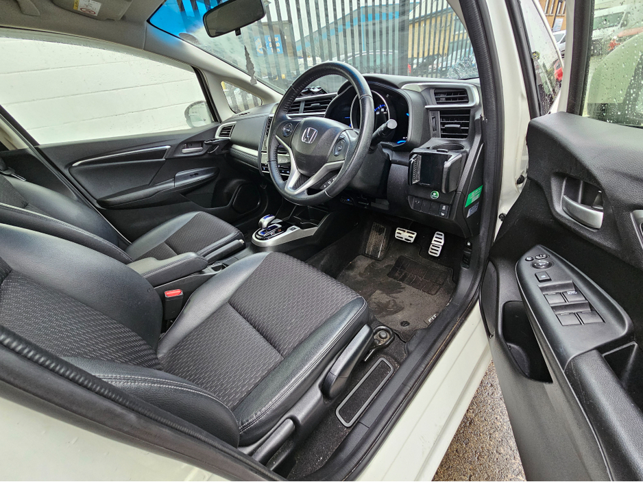 2015 Honda Fit DAA-GP5 HYBRID 5DR AUTO €9,950