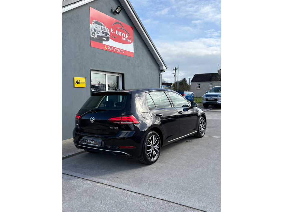 2017 Volkswagen Golf - image 3