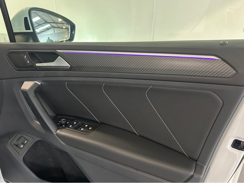 2023 Volkswagen Tiguan - image 16