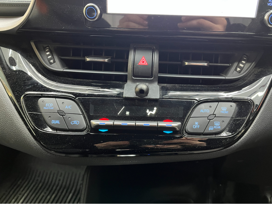 2020 Toyota C-HR - image 18