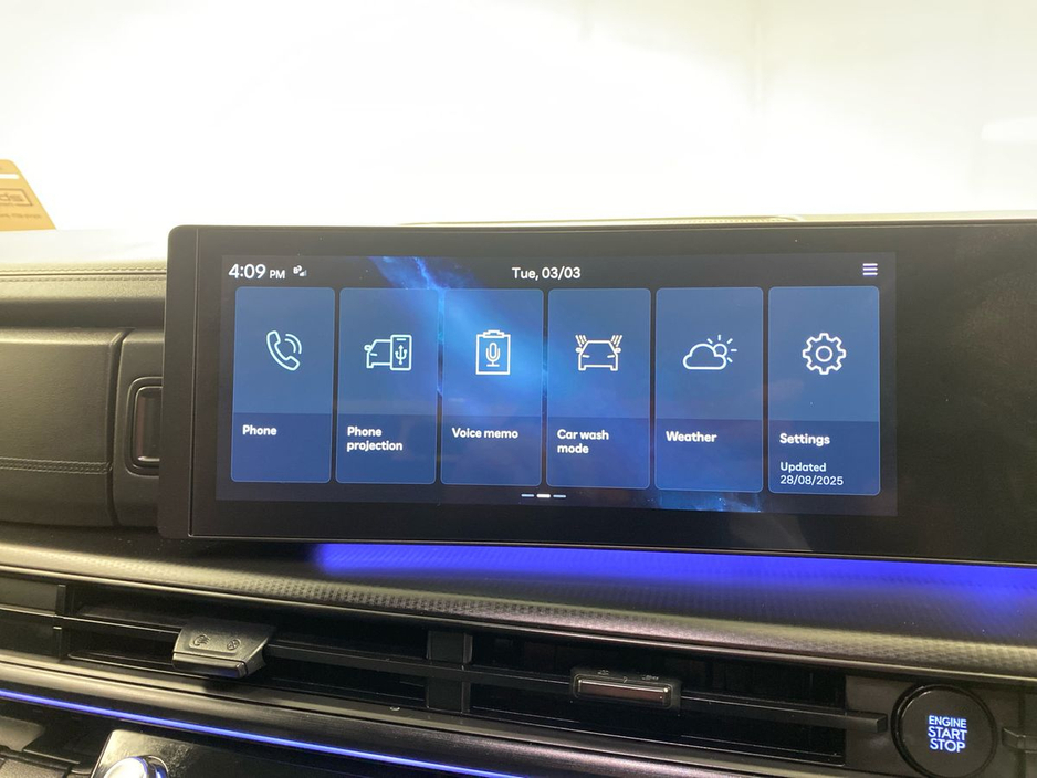 2025 Hyundai Santa Fe - image 18