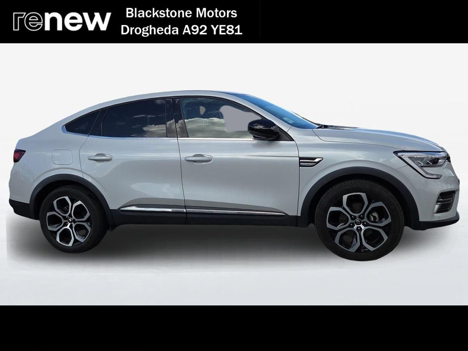 2023 Renault Arkana - image 9