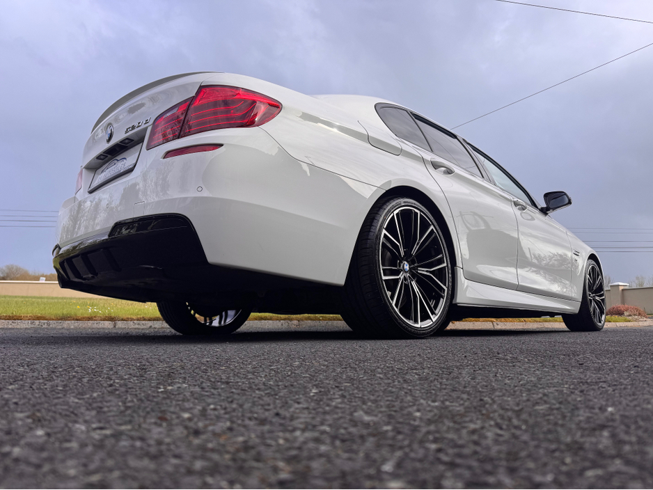 2016 BMW 5 Series - image 14