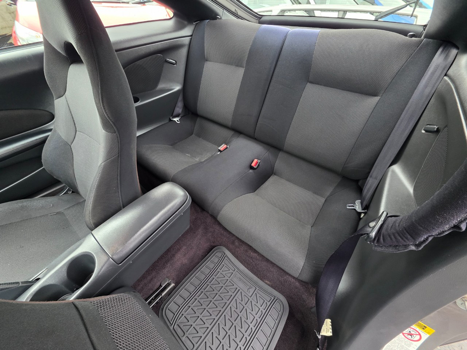 2005 Toyota Celica - image 11
