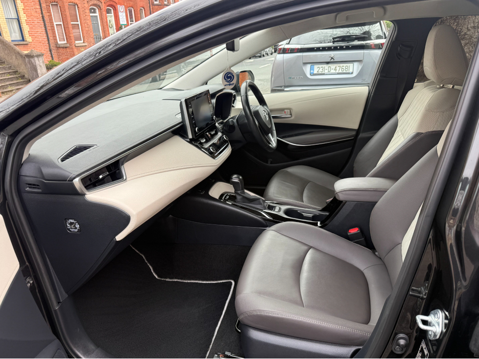 2021 Toyota Corolla - image 10