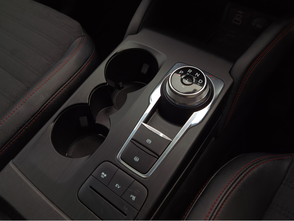 2022 Ford Kuga 2.5 ST-LINE X EDITION **HUGE SPEC** - FINANCE AVAILABLE - CALL US TODAY ON 01 492 6566 OR 087-092 5525 €23,750