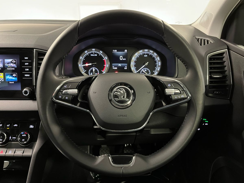 2022 Skoda Karoq Ambition 1.0TSI 110BHP - Parking Sensors - Climate Control - Cruise Control - Auto Lights/Wipers - Apple CarPlay/Android Auto €26,950