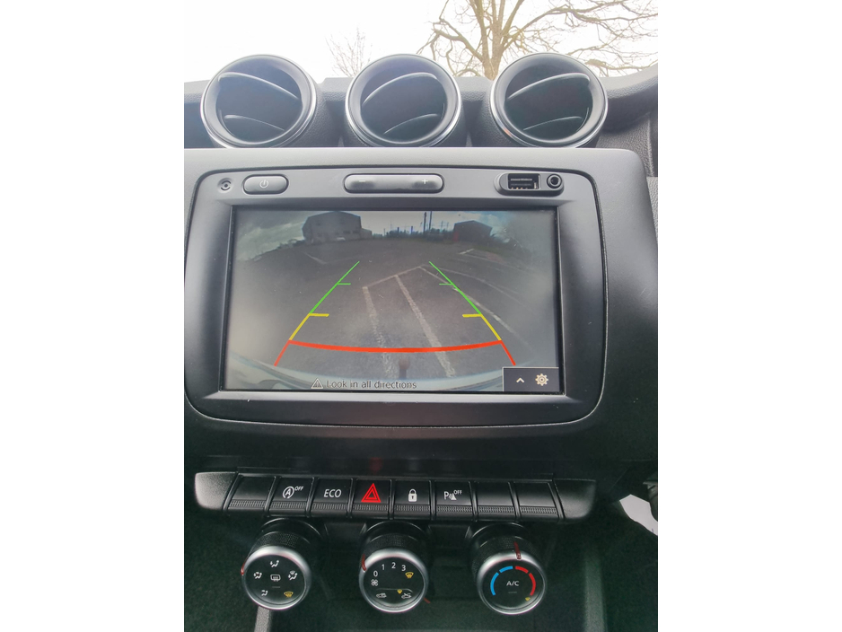 2021 Dacia Duster - image 27