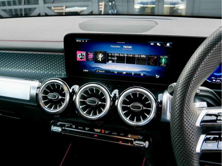 2025 Mercedes-Benz EQB - image 16