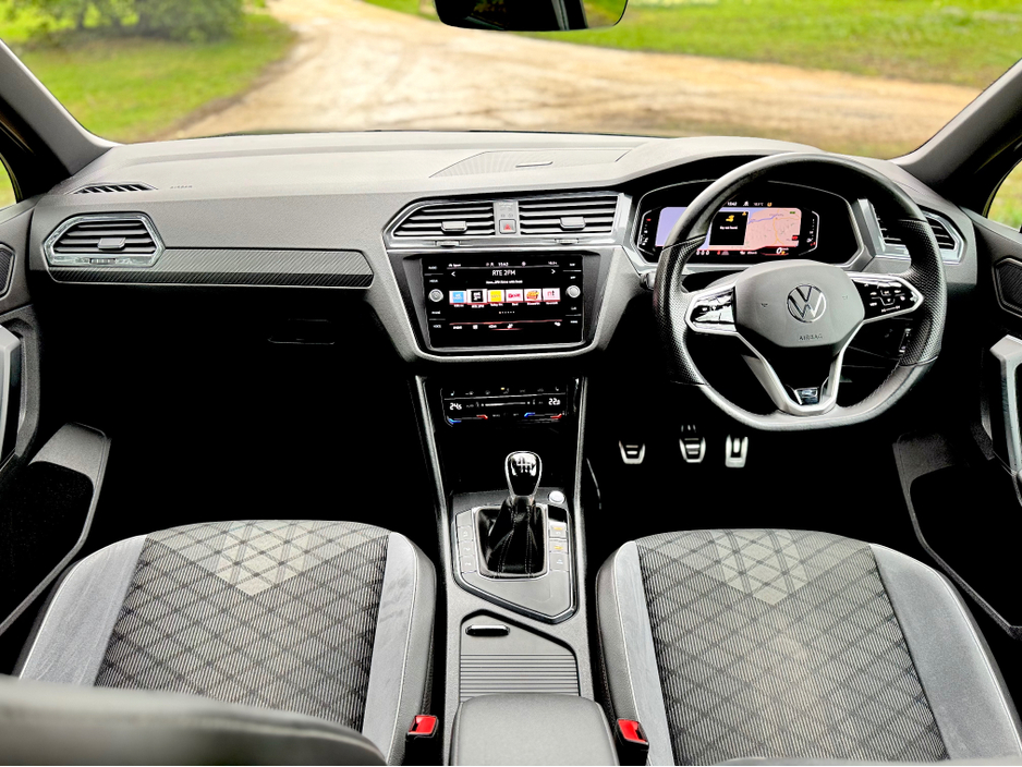 2023 Volkswagen Tiguan - image 14