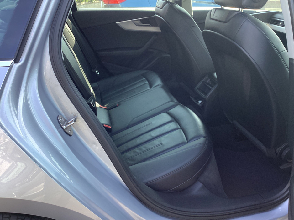 2016 Audi A4 - image 14