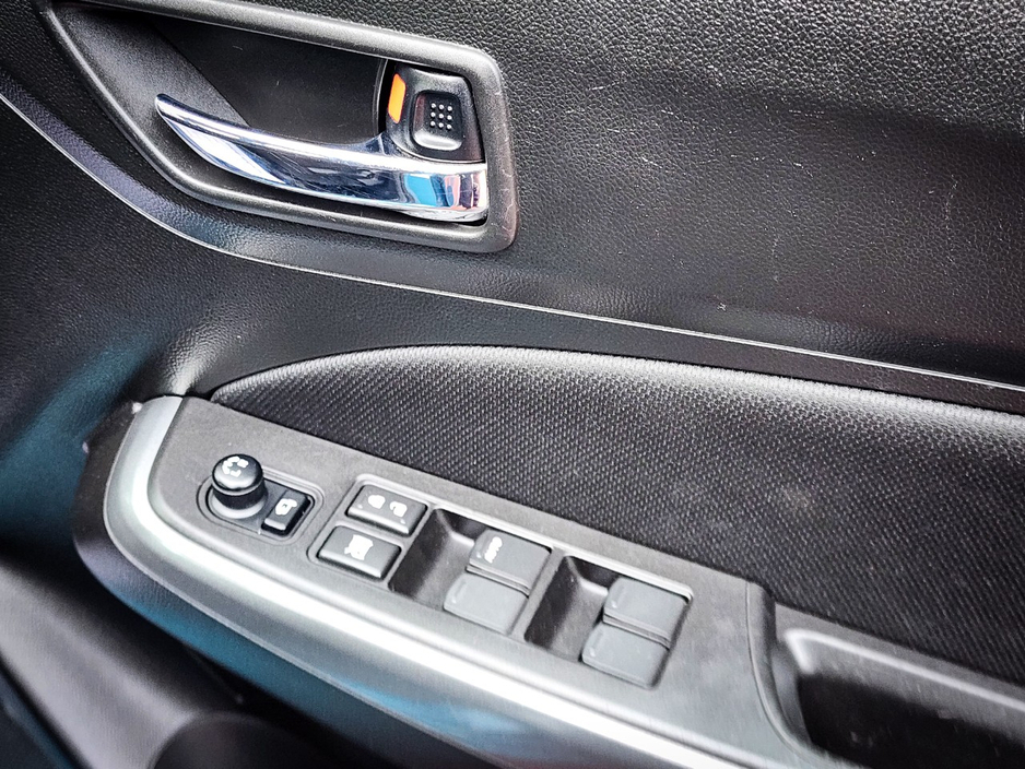 2017 Suzuki Swift - image 24