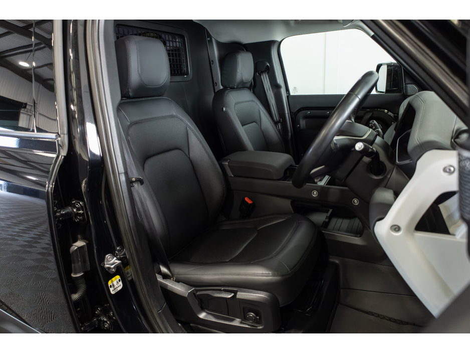 2023 Land Rover Defender - image 10