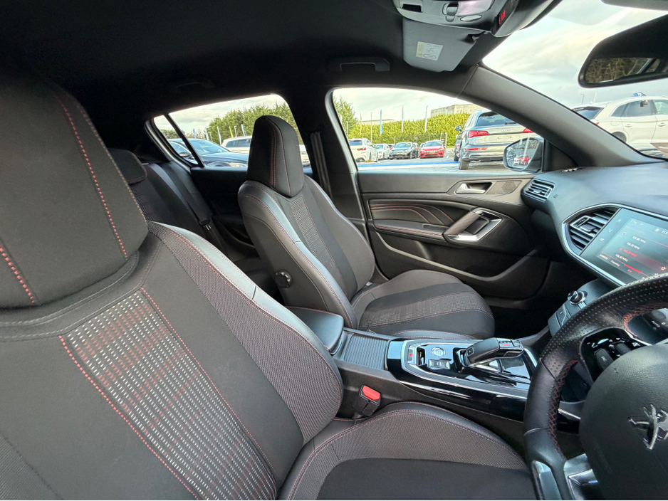 2019 Peugeot 308 - image 13