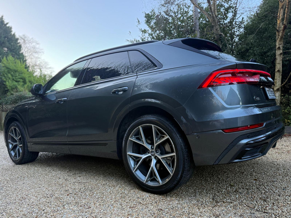 2018 Audi Q8 - image 7