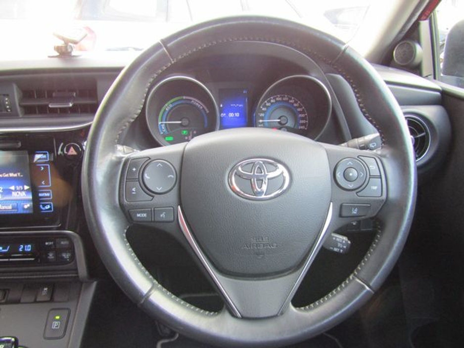 2018 Toyota Auris Hybrid Luna 4DR Auto €16,950