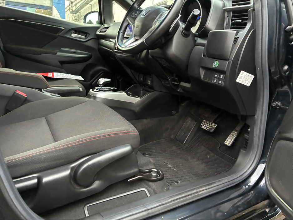 2016 Honda Fit DAA-GP5 €12,750