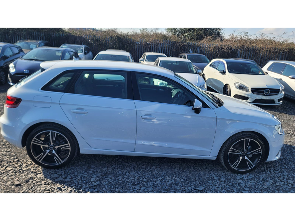 2015 Audi A3 - image 8