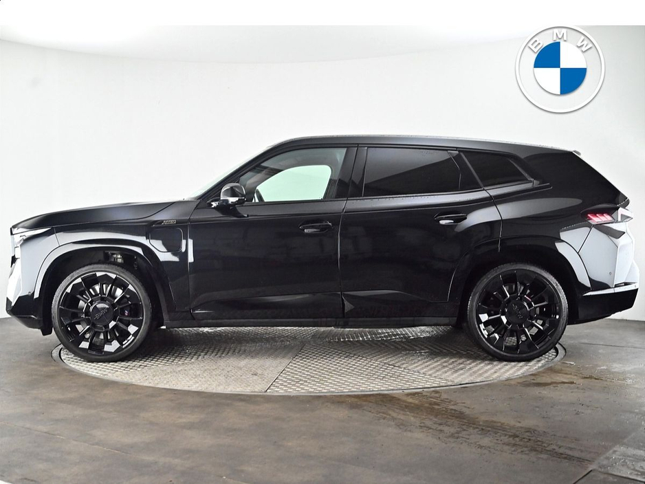 2024 BMW XM - image 3