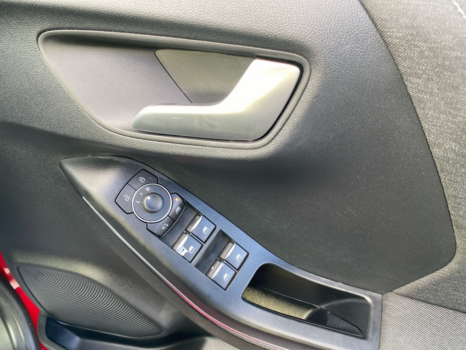 2023 Ford Puma - image 17