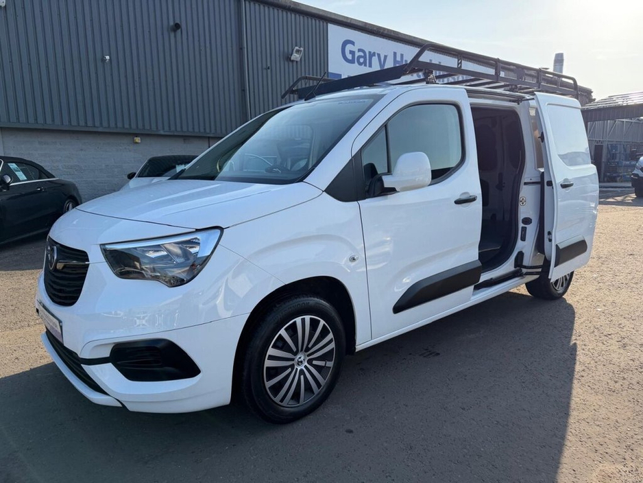 2020 Vauxhall Combo - image 32