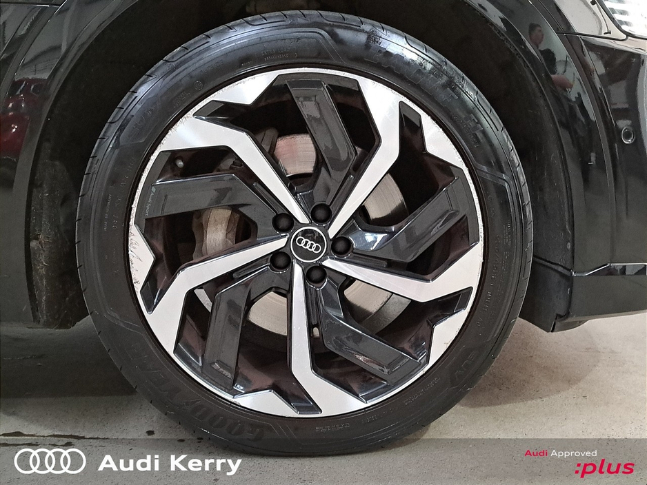 2021 Audi e-tron - image 9