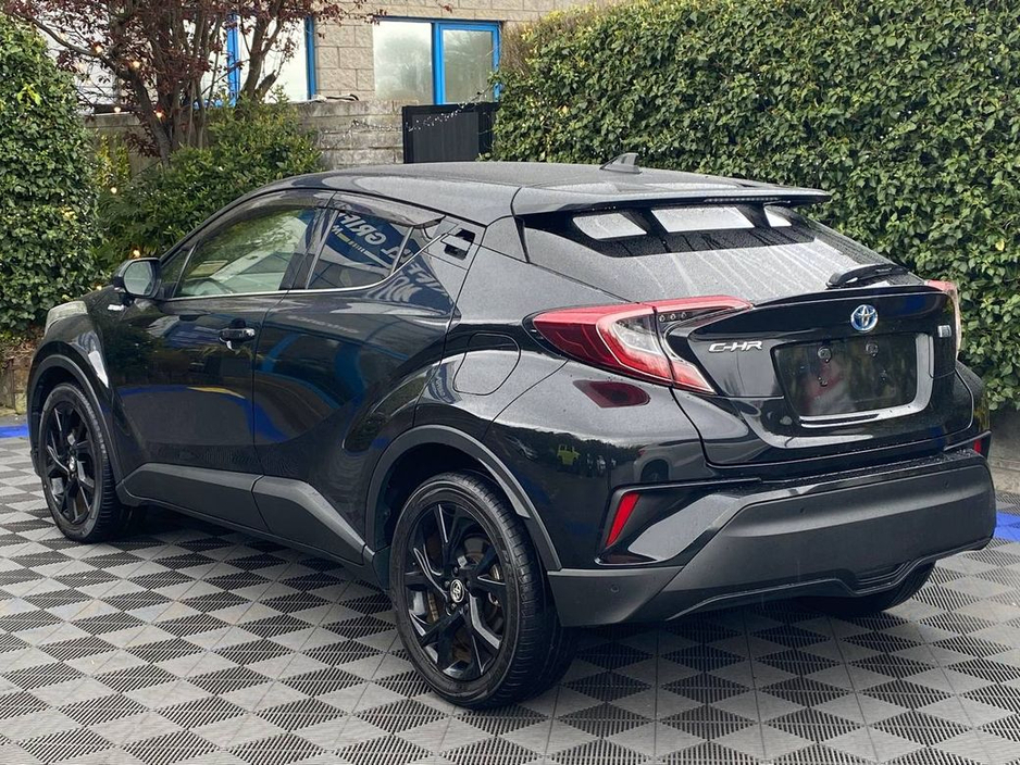 2019 Toyota C-HR - image 5