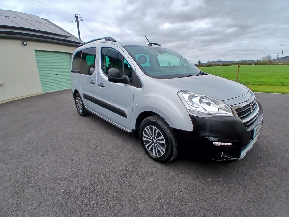 2018 Peugeot Partner - image 4