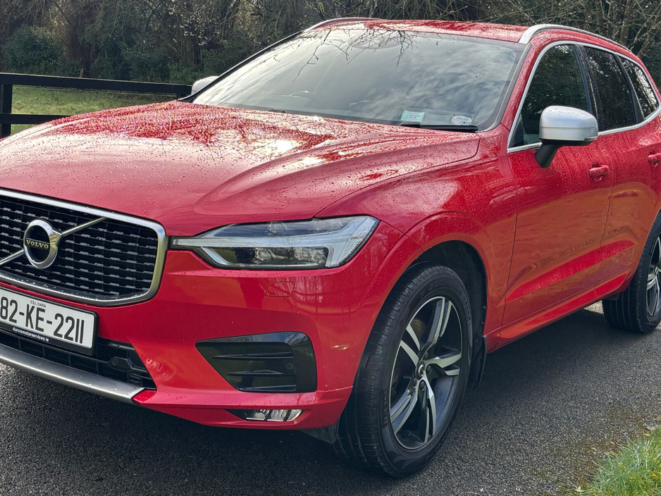 2018 Volvo XC60 - image 4
