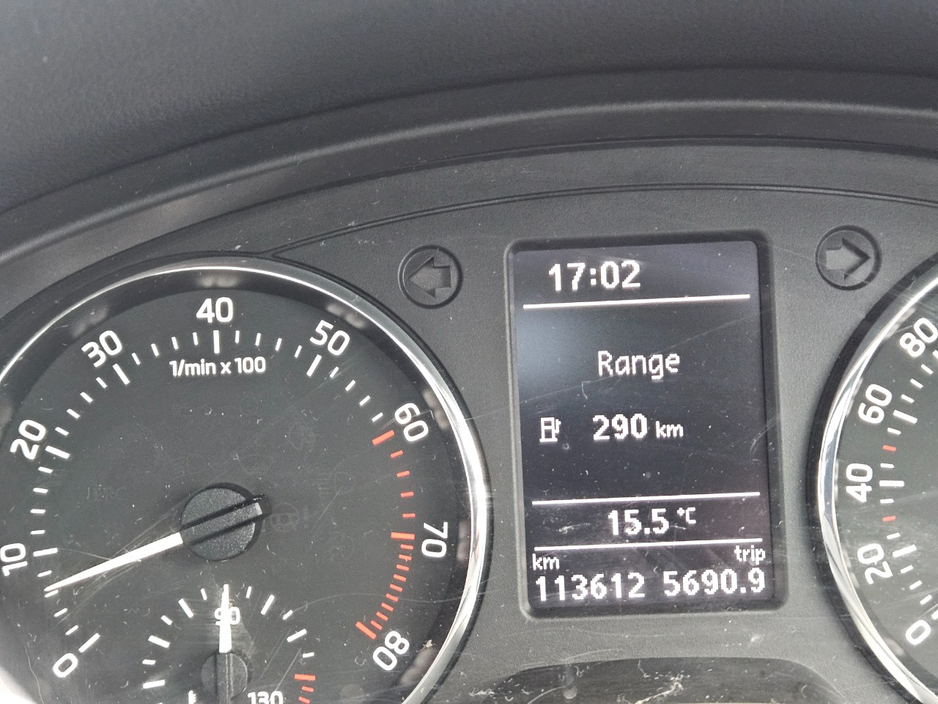 2014 Skoda Rapid - image 13