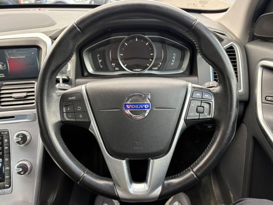 2016 Volvo XC60 - image 22