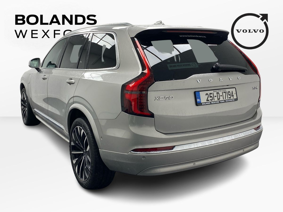 2025 Volvo XC90 - image 3