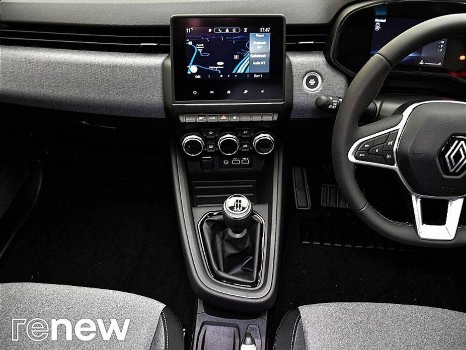 2025 Renault Clio - image 20