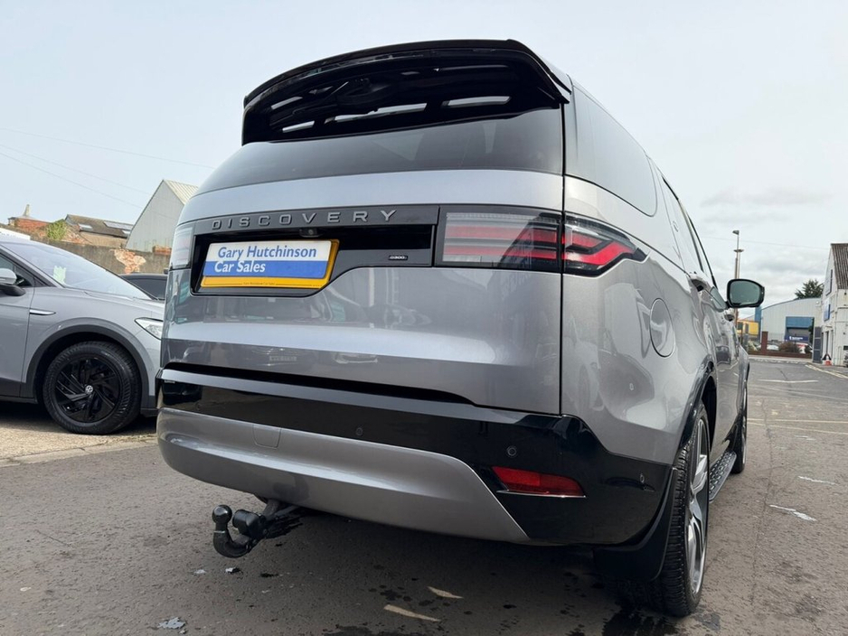 2021 Land Rover Discovery - image 26