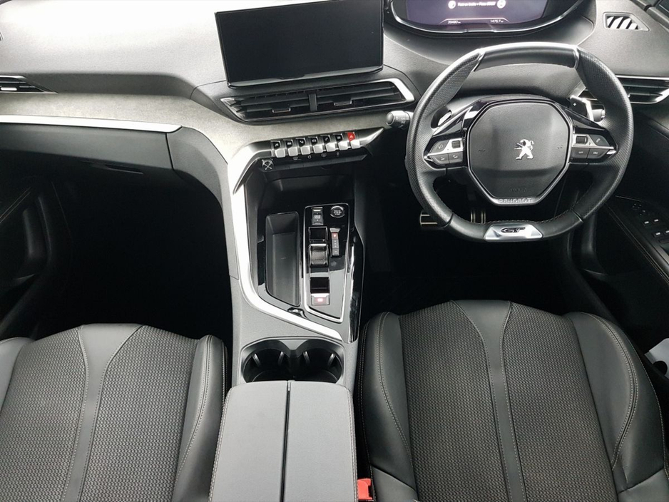 2024 Peugeot 5008 - image 3