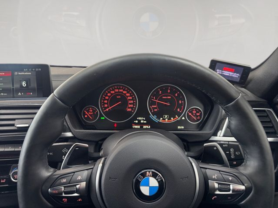 2018 BMW 3 Series - image 13