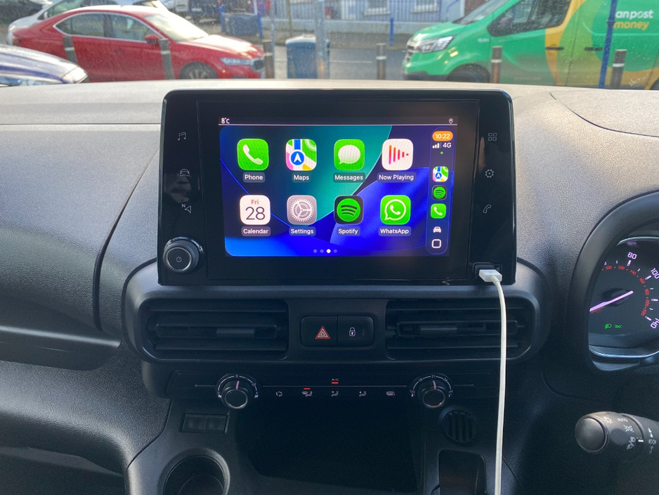 2023 Toyota Proace - image 20