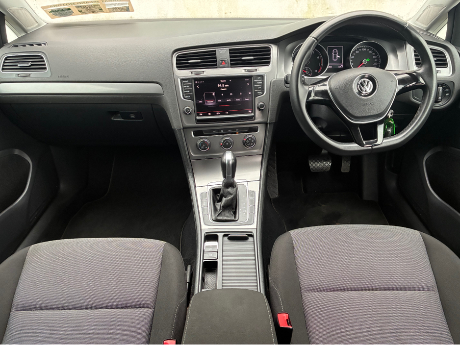 2016 Volkswagen Golf - image 9