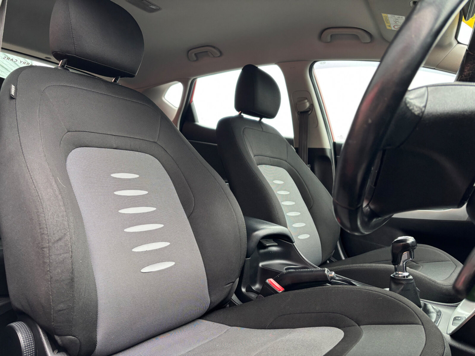 2014 Kia Ceed - image 5