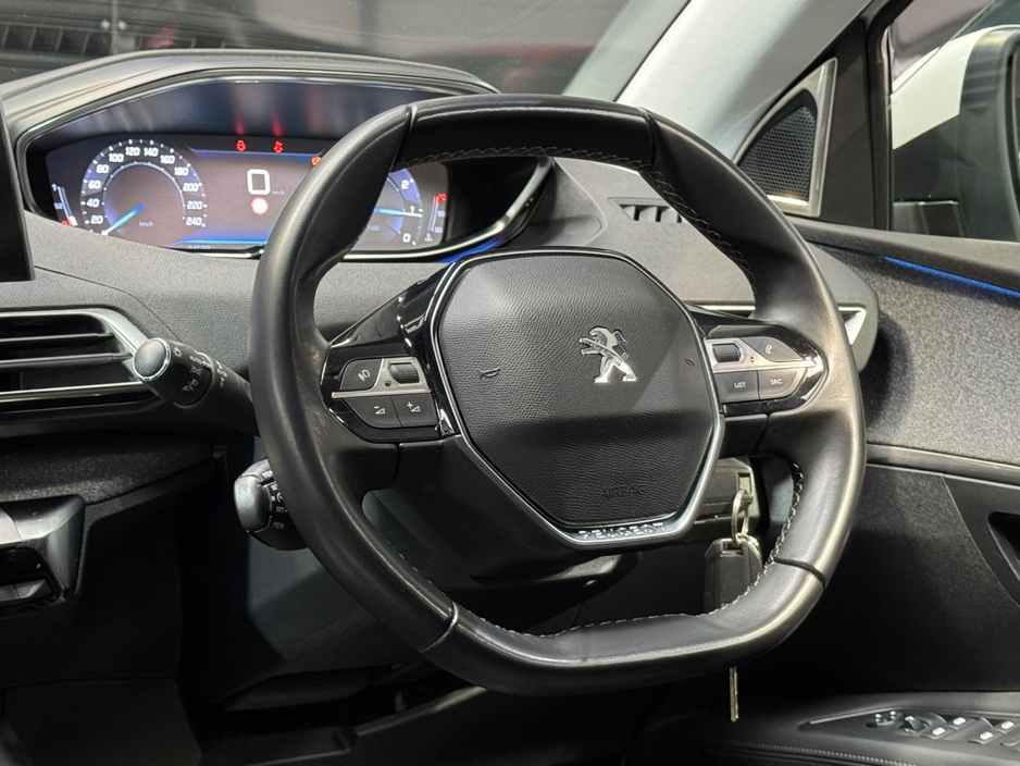 2020 Peugeot 3008 - image 15