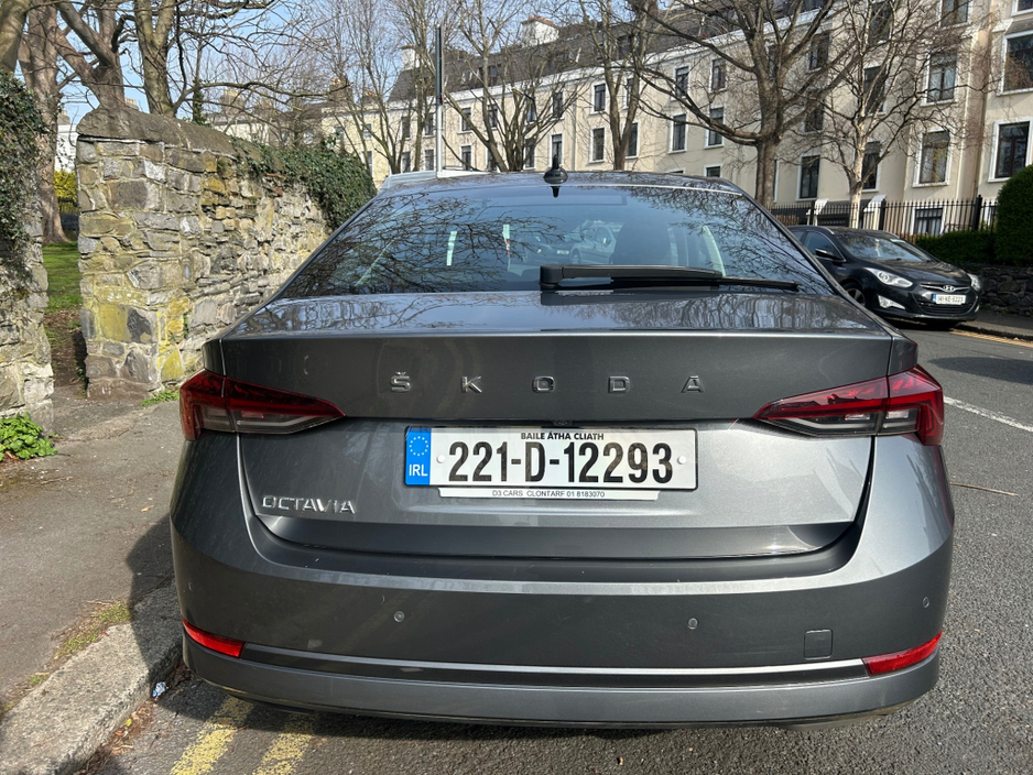 2022 Skoda Octavia - image 7