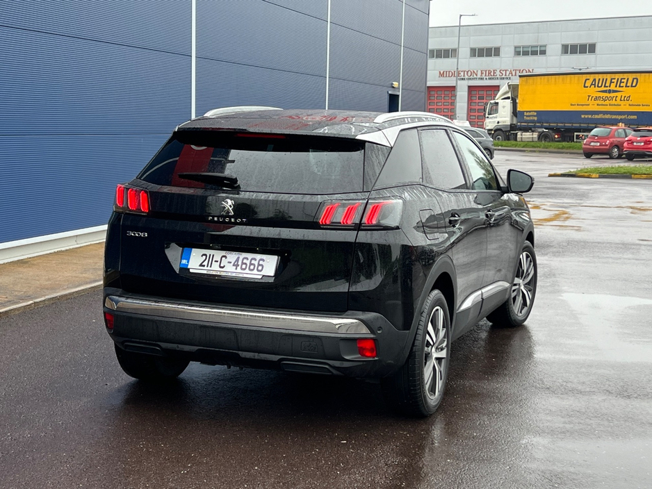 2021 Peugeot 3008 - image 6