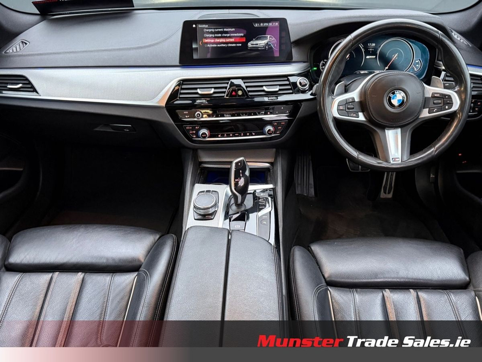2018 BMW 5 Series - image 8
